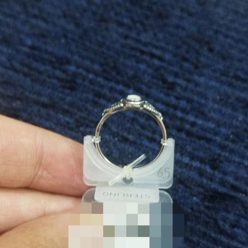 انگشتر نقره زنانه آی ام مدل ماه E2715 انگشتر نقره زنانه آی ام مدل ماه E2715