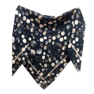 روسری زنانه سیمارو مدل نخی کهکشانی