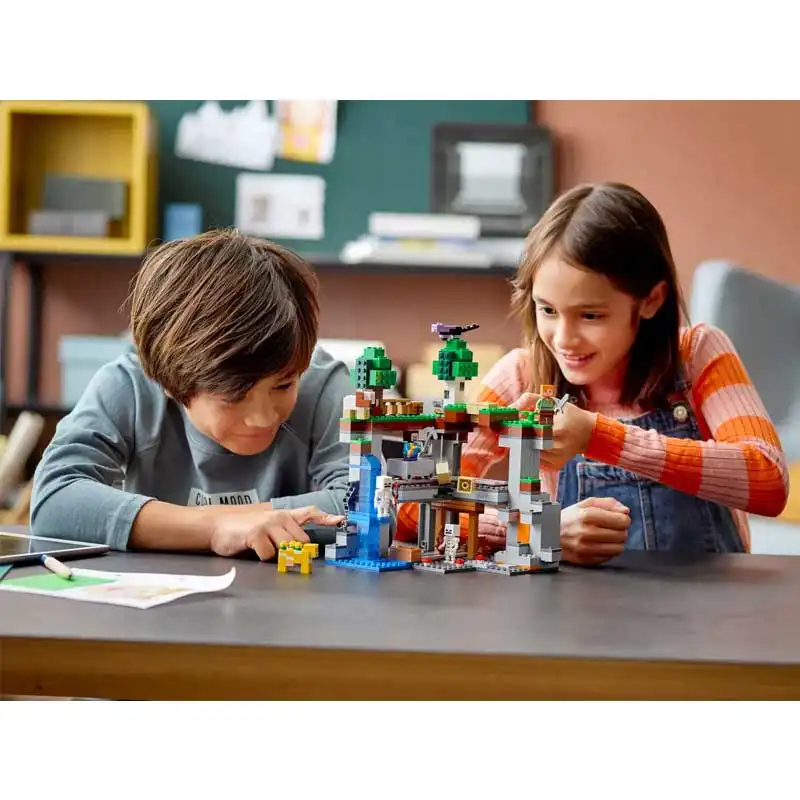 ساختنی مدل ماینکرفت اولین ماجراجویی کد 82003