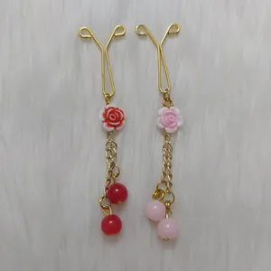 گیره روسری مدل یو آویز طرح گل کد flo114 بسته 2 عددی