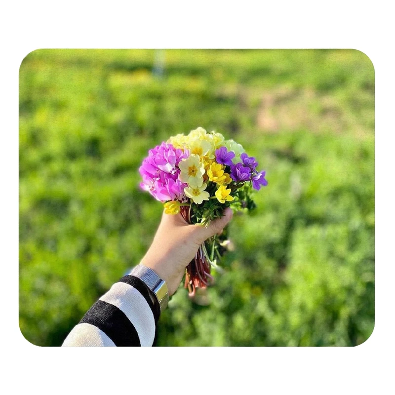 ماوس پد مدل گل در دست طبیعت سایز 19x24 سانتی متر