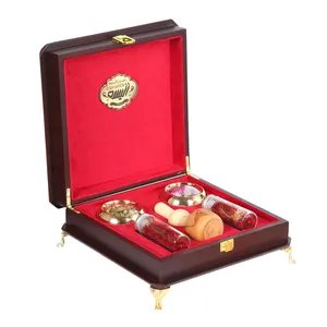 زعفران کادویی الیسه سرخ - 4.5 گرم به همراه هاون و هل - 20 گرم و غنچه گل محمدی - 8 گرم
