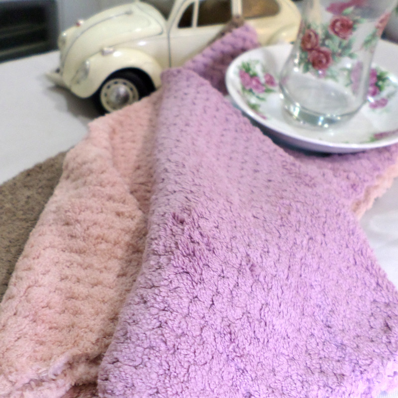 دستمال نظافت مدل زنبوری کد 2030 بسته سه عددی دستمال نظافت مدل زنبوری کد 2030 بسته سه عددی