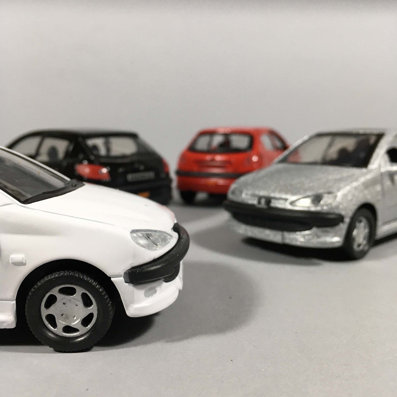 ماشین بازی طاها مدل پژو 206