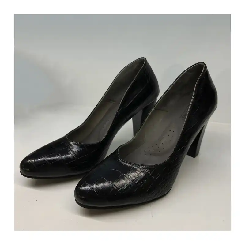 کفش زنانه سرزمین چرم کد 1261 رنگ مشکی