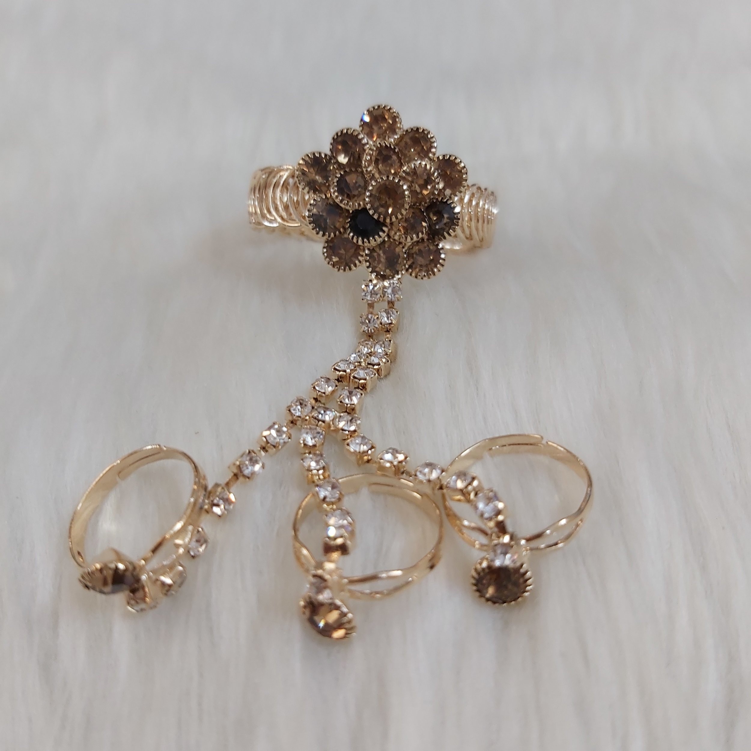 دستبند دخترانه مدل تمیمه طرح سه انگشتری کد tam118 دستبند دخترانه مدل تمیمه طرح سه انگشتری کد tam118