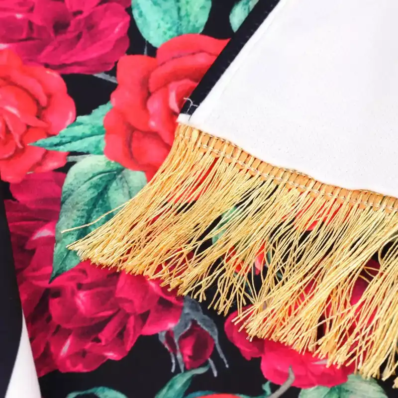 پرچم خدمتگزاران مدل کتیبه طرح لبیک یا حسین کد 4000573