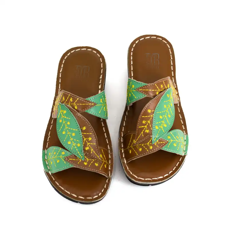 دمپایی زنانه مدل یاپراق رنگ قهوه ای