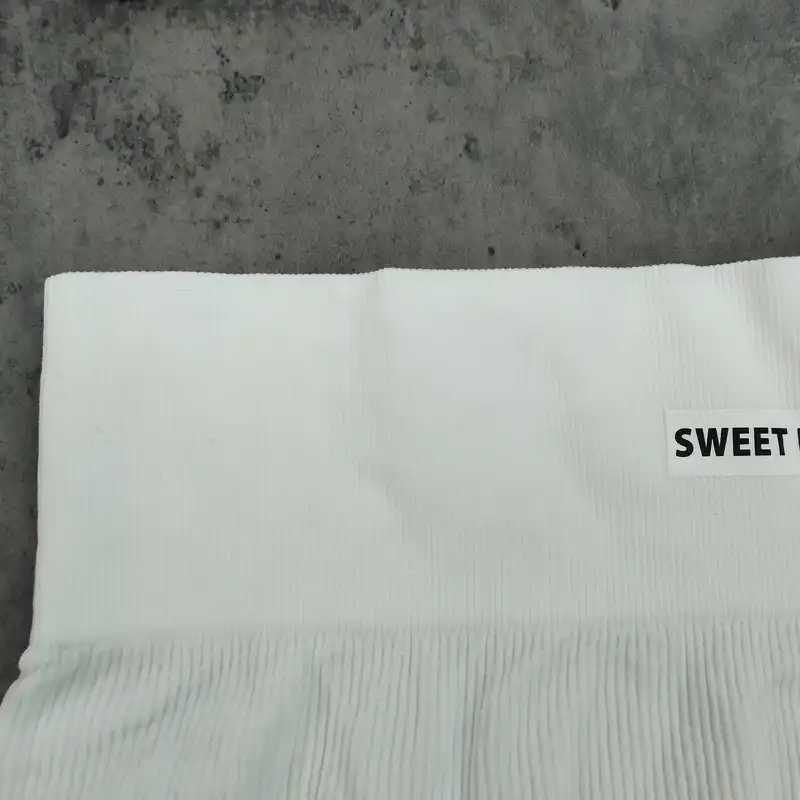 ست نیمتنه و شلوارک ورزشی زنانه مدل  WS120-105