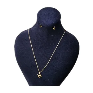 گردنبند زنانه مدل حرف H کد HB146