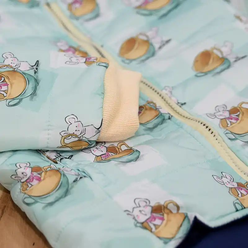 کاپشن دخترانه مدل ضدآب دورو طرح موش و فنجون