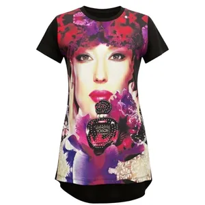 تی‌شرت آستین کوتاه راحتی زنانه طرح چهره و گل