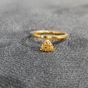 انگشتر طلا 18 عیار زنانه قیراط طرح مثلث کد GH265