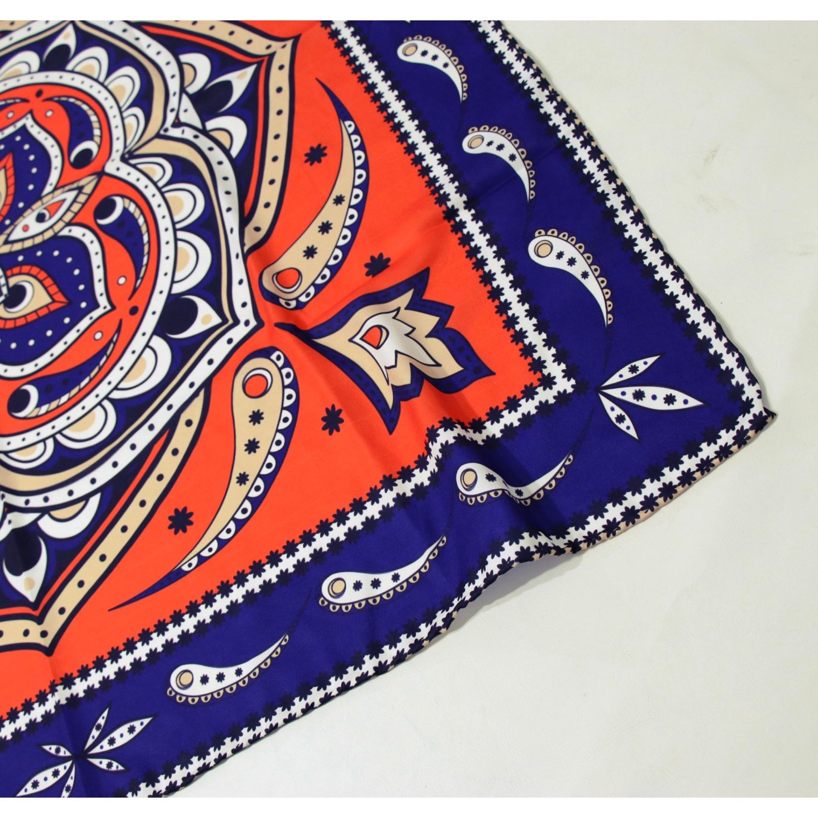 روسری زنانه مدل ابریشم توییل قواره 90 طرح بته جقه کد ana-2931 -  - 9