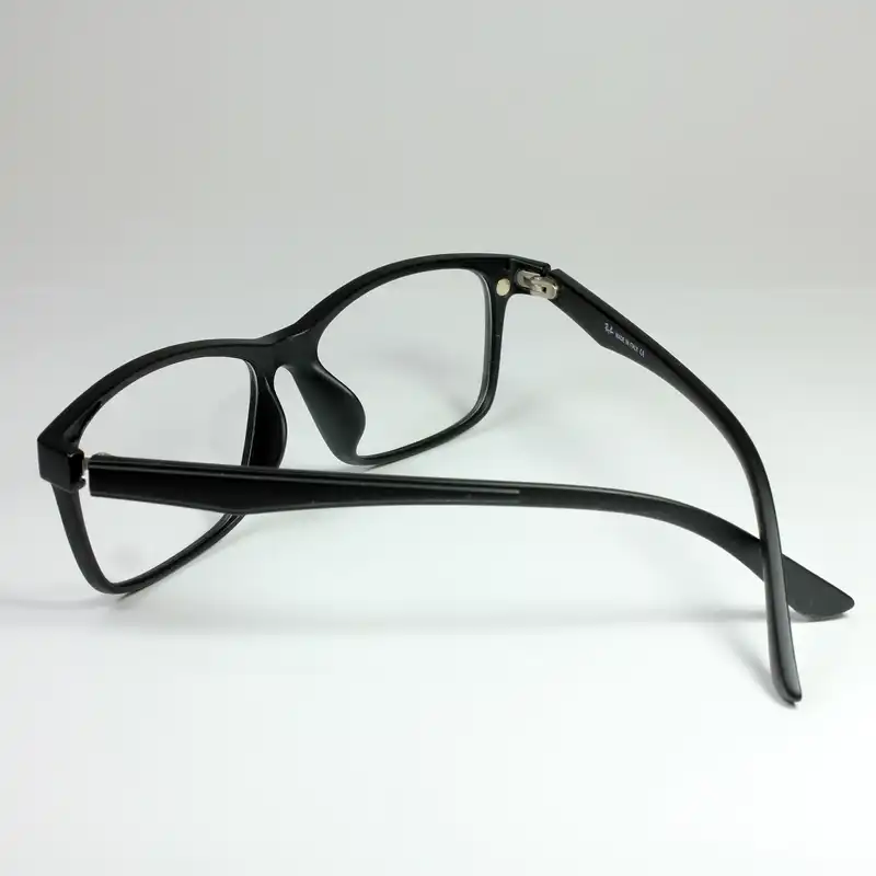 فریم عینک طبی مدل 2292 به همراه کاور آفتابی مجموعه 5 عددی