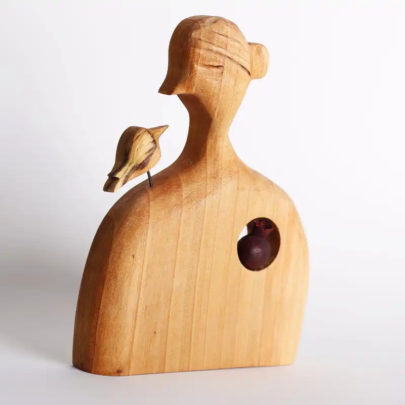 مجسمه چوبی کارکیا مدل شاه پری کد W19