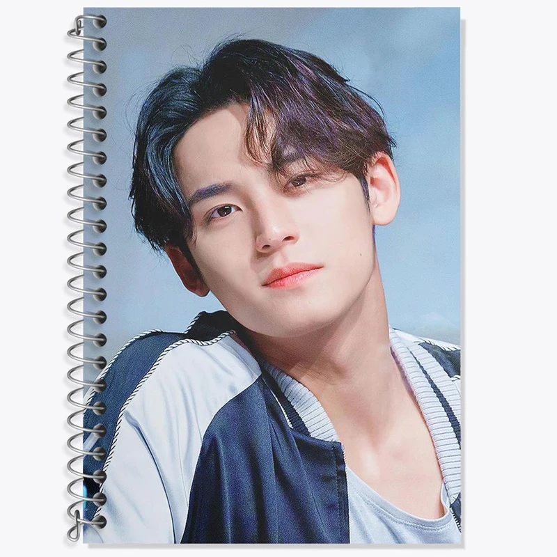 دفتر لغت 50 برگ خندالو مدل مینگیو گروه سونتین Seventeen کد 21633