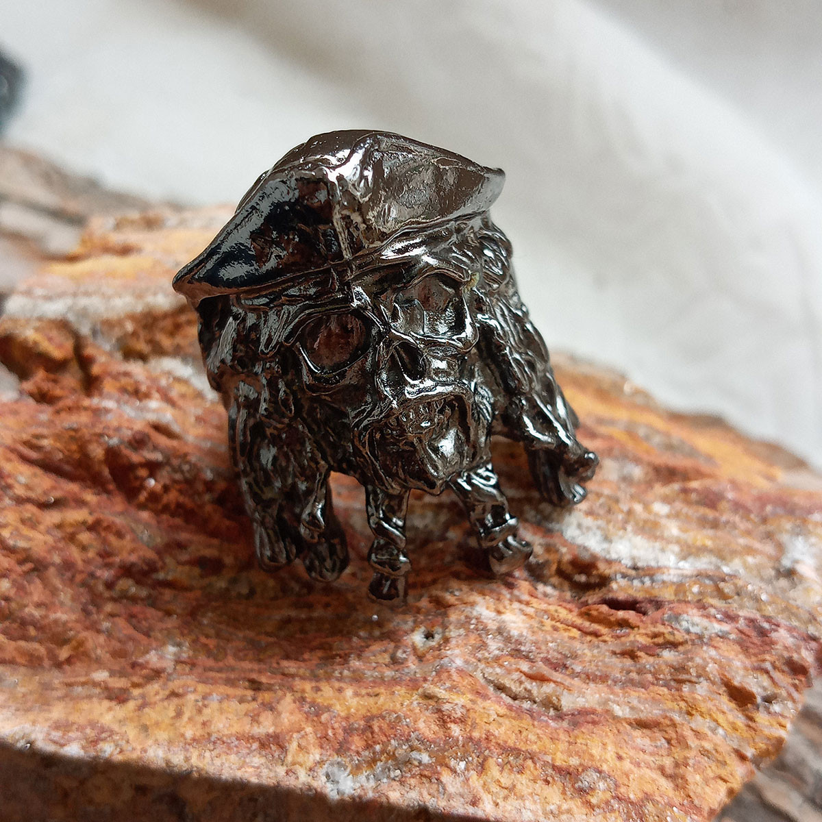 انگشتر مردانه مدل دزد دریایی ریش سیاه