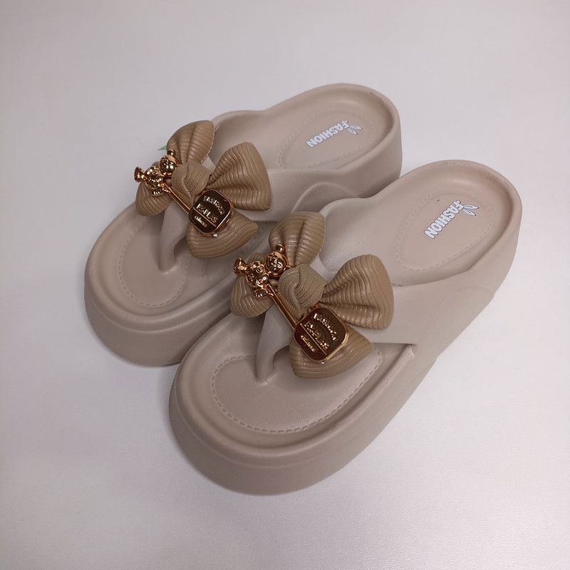 دمپایی لاانگشتی زنانه پاپا مدل آوین کد 1636-CR