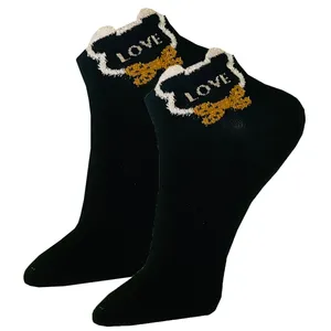 جوراب ساق کوتاه زنانه مدل پنبه بوکله طرح پاپیون کد 401