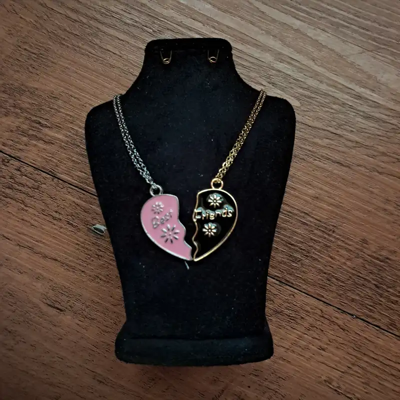 گردنبند زنانه مدل قلب دوستی مجموعه 2 عددی