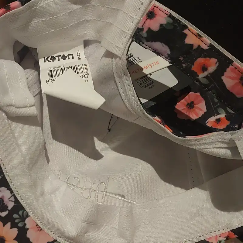 کلاه کپ زنانه کوتون مدل آنتی باکتریال گل دار