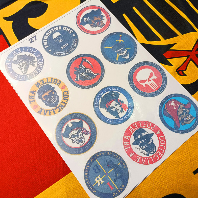 برچسب شیشه خودرو مدل داخلی کد 27  بسته 12 عددی