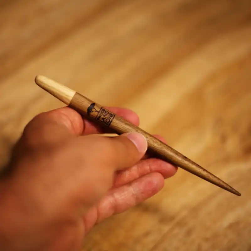 گیره مو زنانه وودلندزون مدل اوشین چوبی