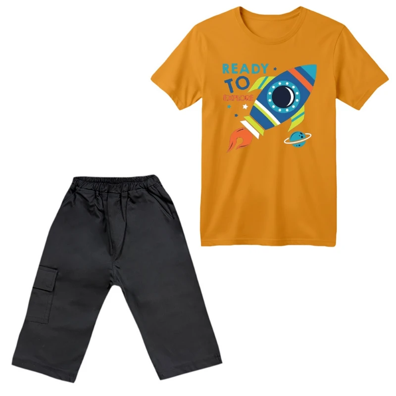 ست تی‌شرت آستین کوتاه و شلوارک پسرانه مدل فضانورد کد ۱۵ رنگ پرتقالی