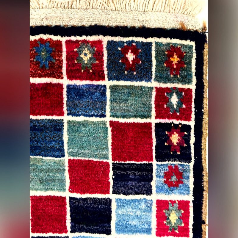 گبه سنتی قشقایی یک متری طرح شطرنجی مدل G11 زمینه رنگی