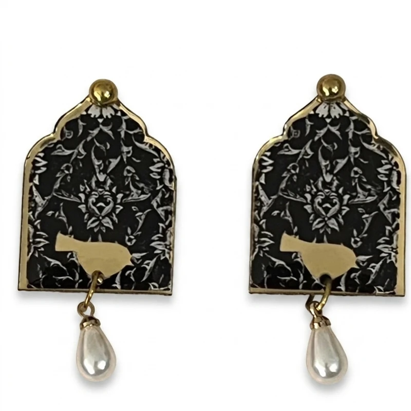 گوشواره رز رزین مدل قلم زنی