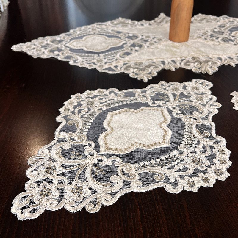 ست رومیزی 3 تکه صفاهوم مدل ستاره مخمل گیپور 