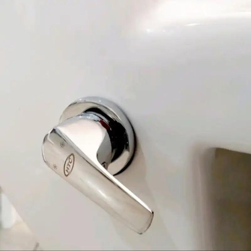 توالت فرنگی زیبا سرام مدل سهند بیده دار شیردار