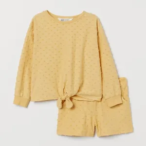 ست تی شرت و شلوارک دخترانه اچ اند ام مدل 0929086002