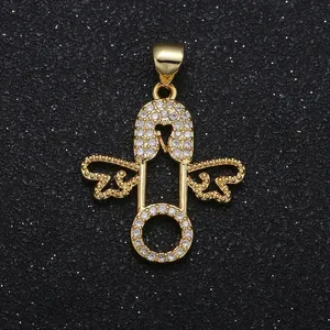 آویز گردنبند طلا 18 عیار زنانه قیراط طرح سنجاق کد GH2598