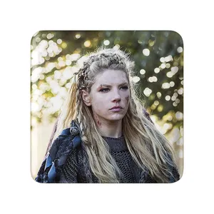 مگنت خندالو مدل لاگرتا سریال وایکینگ ها Vikings کد 29107