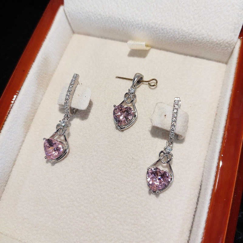 نیم ست نقره زنانه جی تی ای مدل قلب نیم ست نقره زنانه جی تی ای مدل قلب