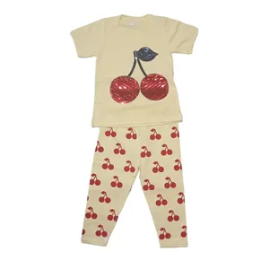 ست تی شرت و شلوار دخترانه مدل آلبالو 3