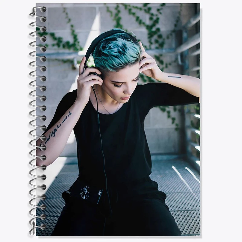 دفتر زبان 50 برگ خندالو مدل دو خط طرح هالزی Halsey کد 19093