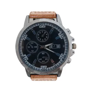 ساعت مچی عقربه‌ای مردانه مدل بند چرمی کد 0030