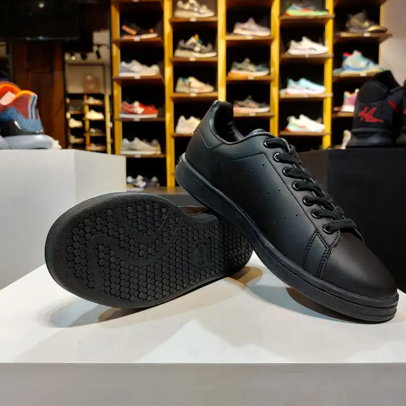 کفش پیاده روی مدل STAN SMITH BKALL-104037010