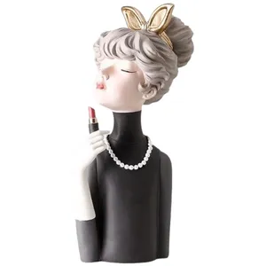 مجسمه مدل آرایشی