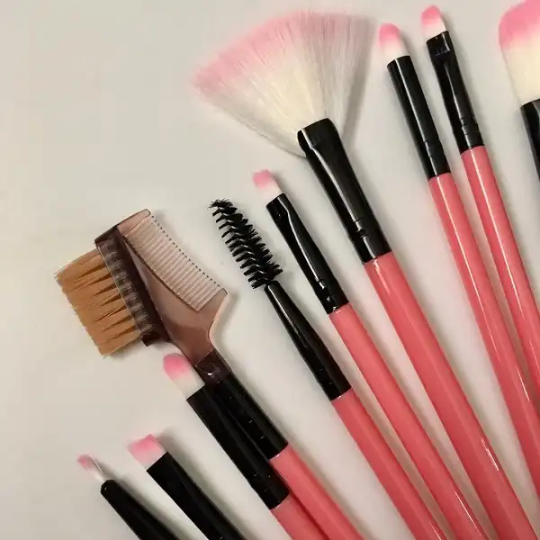 ست برس آرایشی مدل 104 مجموعه 12 عددی