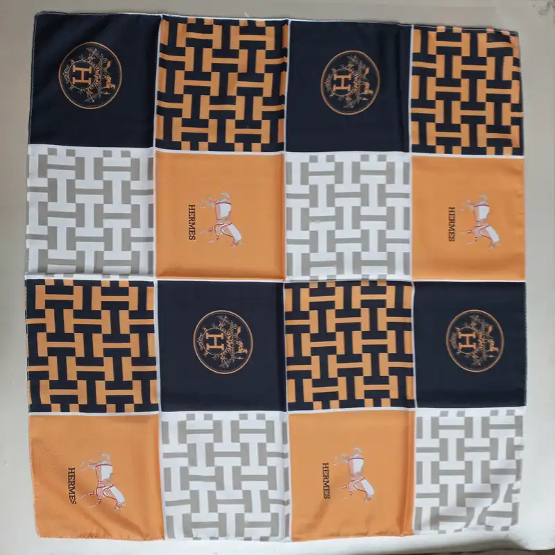 روسری زنانه  مدل قواره کوچک