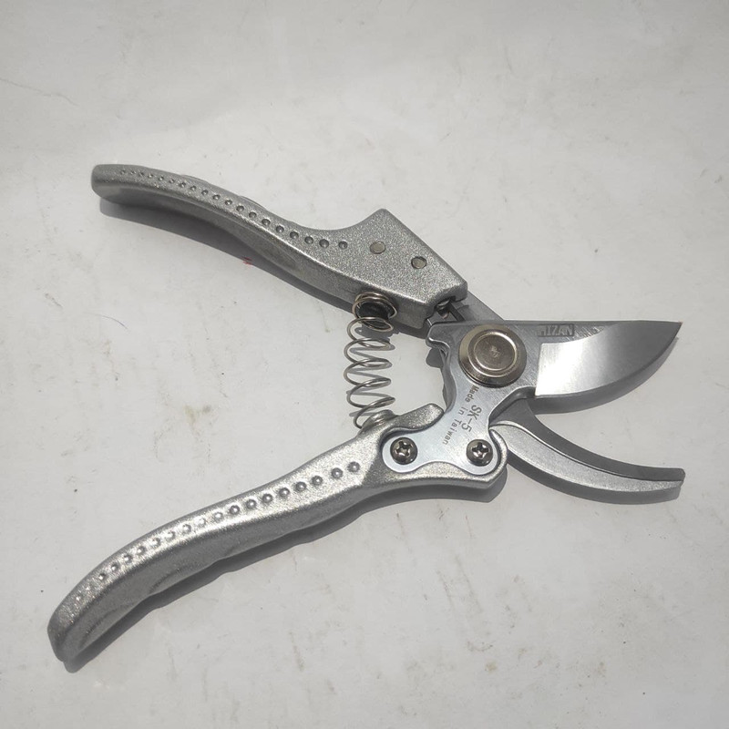 قیچی شمشاد زنی هیزان مدل RI-33