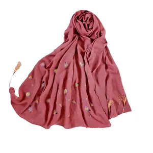 شال زنانه مدل گلدوزی شده با دست