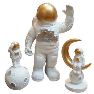 نقد و بررسی مجسمه لیلپار طرح فضانورد مدل DKA-6077 S مجموعه سه عددی توسط خریداران