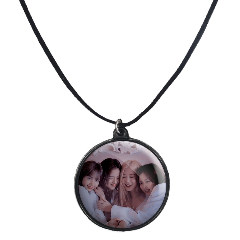 گردنبند پرمانه طرح بلک پینک کد pmb.17967 مدل دو طرفه