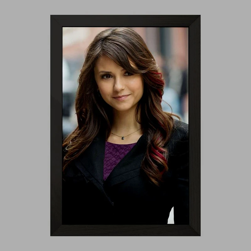 تابلو خندالو مدل الینا گیلبرت خاطرات یک خون آشام  The Vampire Diaries  کد 23676