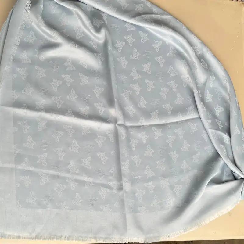 روسری زنانه مدل نخی ژاکارد طرح پروانه ریز کد 2